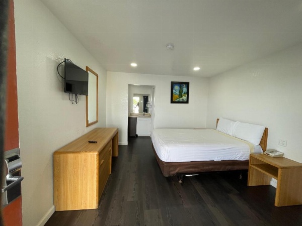 Palms Inn & Suites image 7